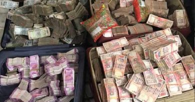 বেস্ট কলকাতা নিউজ : ভোটের মরশুমে লক্ষ লক্ষ টাকা উদ্ধার হলো মুর্শিদাবাদের বহরমপুর লালগোলা রাজ্য সড়কে