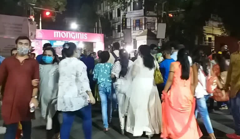 বেস্ট কলকাতা নিউজ : কোরোনার সংক্রমণ লাগামছাড়া হতে পারে পুজোর পরেই, চরম আশঙ্কায় চিকিৎসকরা