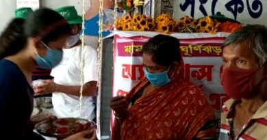 বেস্ট কলকাতা নিউজ : কাজ হারানো নিম্নবিত্তদের জন‍্য একটাকা মূল‍্যে "স্বজন-ভোজন" নামক কর্মসূচী শুরু করলো এক স্বেচ্ছাসেবী সংস্থা