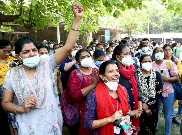 বেস্ট কলকাতা নিউজ : AIIMS নার্সেরা অবশেষে ধর্মঘট প্রত্যাহার করলেন দিল্লি হাইকোর্টের নির্দেশে