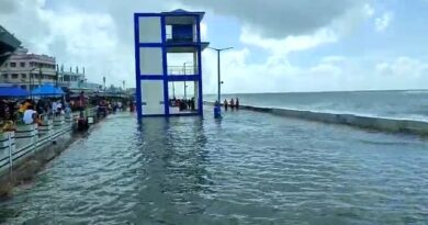 বেস্ট কলকাতা নিউজ : দিঘায় ব্যাপক জলোচ্ছ্বাস, মেরিন ড্রাইভে আছড়ে পড়ল ১০-১৫ ফিট উচ্চতার ঢেউ