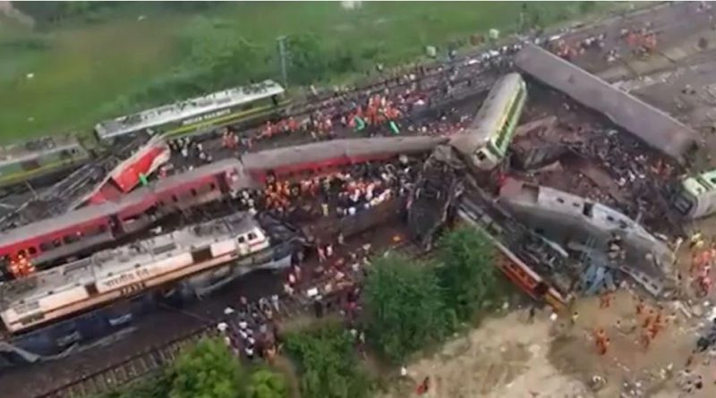 বেস্ট কলকাতা নিউজ : মেইন লাইনে সিগনাল, তবে পয়েন্ট কেন লুপ লাইনে? অন্তর্ঘাত তত্ত্বই ক্রমশ জোরাল হচ্ছে করমণ্ডল এক্সপ্রেসের ভয়াবহ দুর্ঘটনায়