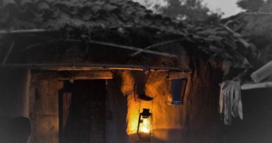 বেস্ট কলকাতা নিউজ : এই গ্রাম আজও অন্ধকারে দীপাবলি কাটায় ২০০ বছর ধরে , ঘটেছিল এক মর্মান্তিক ঘটনা