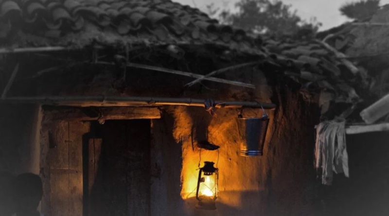 বেস্ট কলকাতা নিউজ : এই গ্রাম আজও অন্ধকারে দীপাবলি কাটায় ২০০ বছর ধরে , ঘটেছিল এক মর্মান্তিক ঘটনা