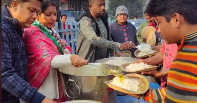 বেস্ট কলকাতা নিউজ : যুব দিবস উপলক্ষ্যে তৃণমূল যুব কংগ্রেসের তরফ থেকে দুস্থদের জন্য খ্যাদ্য বিতরন কর্মসূচি