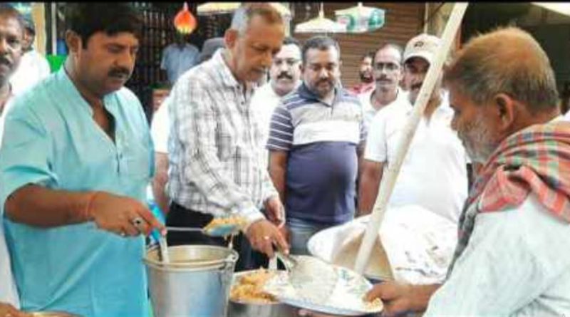 বেস্ট কলকাতা নিউজ : শিলিগুড়িতে ৫ টাকার খাবার মেয়রের প্রশংসনীয় এক উদ্যেগ, এমনটাই বলছেন সাধারন মানুষ