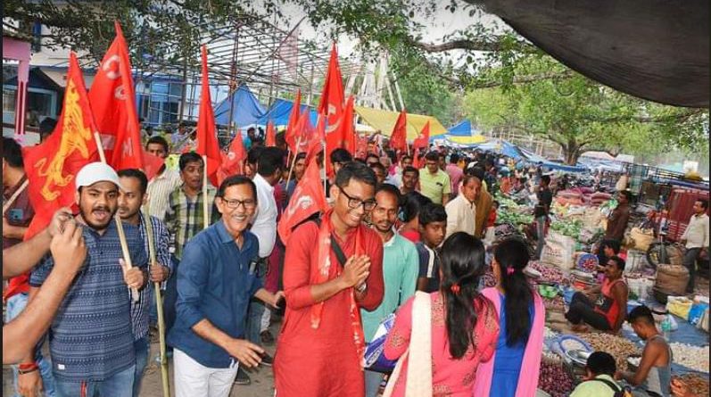 বেস্ট কলকাতা নিউজ : "আমি চরম আত্মবিশ্বাসী" ভোট প্রচারে এসে এমনটাই জানালেন জলপাইগুড়ির বাম প্রার্থী দেবরাজ বর্মন