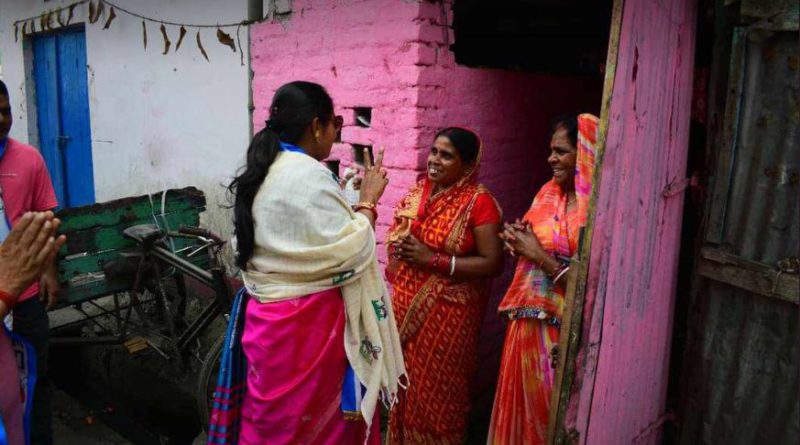 বেস্ট কলকাতা নিউজ : শিলিগুড়ির এক নং ওয়ার্ডে প্রচারে এলেন প্রার্থী গোপাল লামা, সাথে উপস্থিত ছিলেন জেলা সভাপতি