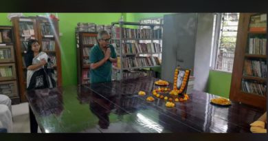 বেস্ট কলকাতা নিউজ : কবিগুরু রবীন্দ্রনাথ ঠাকুরের প্রতি শ্রদ্ধাঞ্জলি জানালো শিলিগুড়ির বিভিন্ন পাঠাগারগুলি