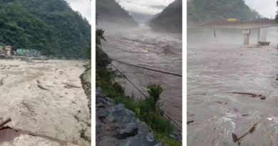 বেস্ট কলকাতা নিউজ : দার্জিলিং চরম বিপর্যস্তপ্রবল বৃষ্টিতে , নেমেছে এমনকি ধস, বিভিন্ন রাস্তা বন্ধ তিস্তার জল উপচে