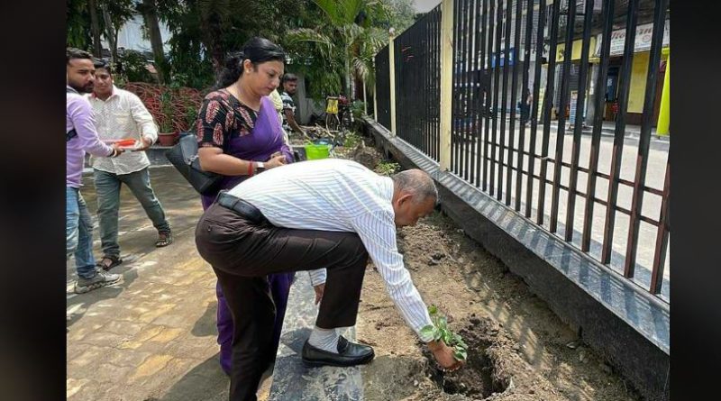 বেস্ট কলকাতা নিউজ : বিশ্ব পরিবেশ দিবস, সেই উপলক্ষে গাছ লাগালেন মেয়র গৌতম দেব