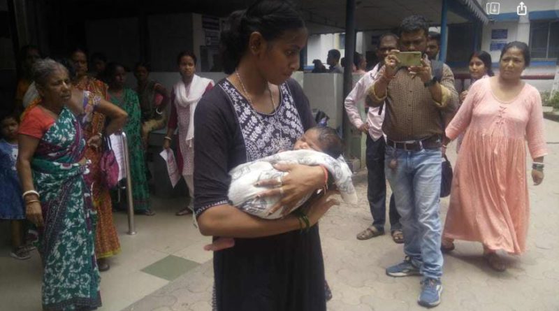 বেস্ট কলকাতা নিউজ : হলো না কোনো রকম চিকিৎসা, চিকিৎসা করাতে এসে ফিরে গেলেন সদ্য জাতের মা