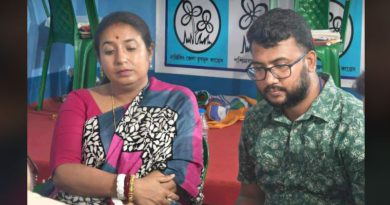 বেস্ট কলকাতা নিউজ : নিজের অফিসে জেলা সভাপতি পাপিয়া ঘোষ , জানালেন পরবর্তী কর্মসূচি সম্পর্কে