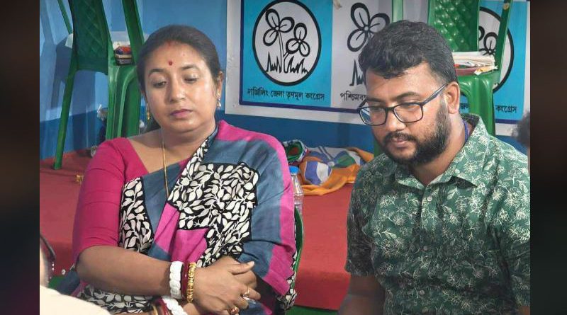 বেস্ট কলকাতা নিউজ : নিজের অফিসে জেলা সভাপতি পাপিয়া ঘোষ , জানালেন পরবর্তী কর্মসূচি সম্পর্কে