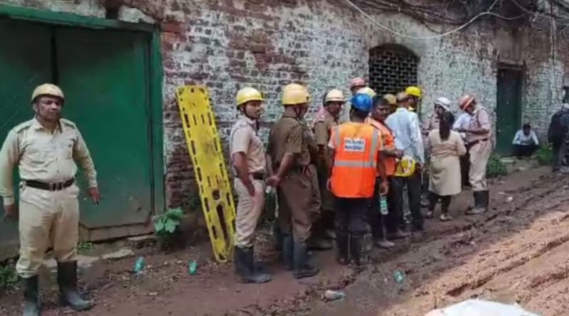 বেস্ট কলকাতা নিউজ : চার শ্রমিকের মৃত্যু হল হাওড়ার ঘুসুড়িতে গোডাউনের ছাদ ভেঙে