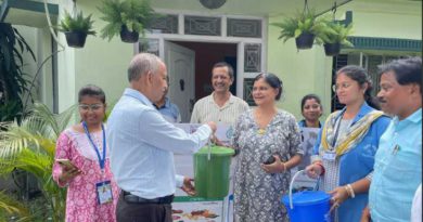 বেস্ট কলকাতা নিউজ : শিলিগুড়ি পুর নিগমের পক্ষ থেকে ডাস্টবিন বিতরন করা হলো সহ নাগরিকদের ঘর ঘর থেকে বর্জ্য সংগ্রহের জন্য