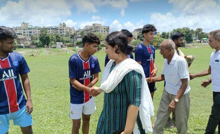 বেস্ট কলকাতা নিউজ : শিলিগুড়ির বাঘাযতীন ক্লাবের তরফ থেকে আয়োজন করা হলো এক দিবসীয় ফুটবল টুর্নামেন্টের