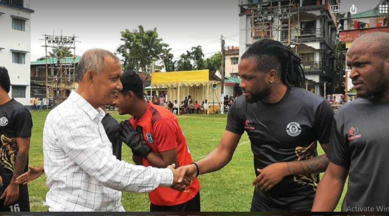 বেস্ট কলকাতা নিউজ : সূর্যনগর বলাকা ক্লাবের পরিচালনায় ইন্দিরা গান্ধী স্মৃতি ২৬ তম নক আউট দিবারাত্রি ফুটবল টুর্নামেন্ট ২০২৪ -এর শুভ উদ্বোধন করলেন মেয়র গৌতম দেব