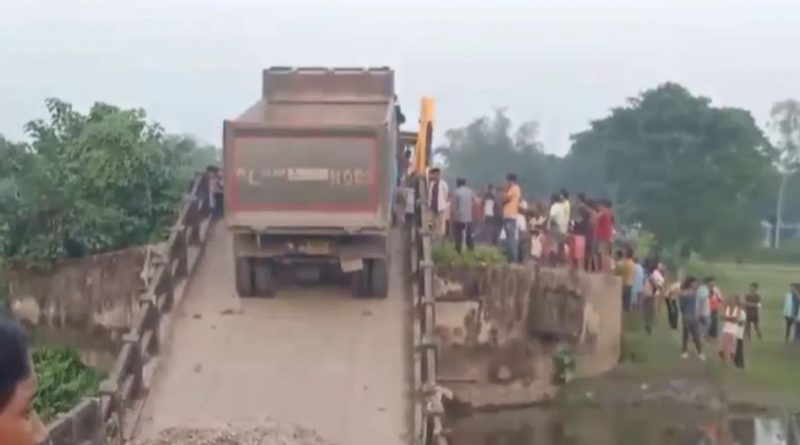 বেস্ট কলকাতা নিউজ : আচমকাই একটা চরম ভয়ঙ্কর শব্দ! আস্ত একটা সেতু ভেঙে পড়লো হুড়মুড় করে