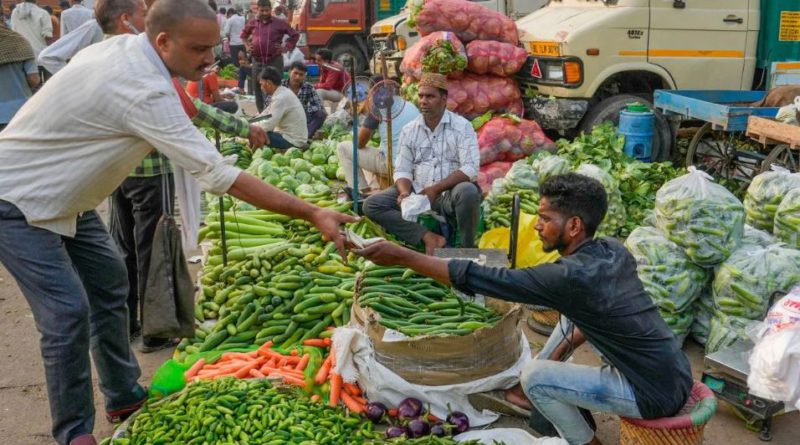 বেস্ট কলকাতা নিউজ : ফের চাষে বড় ক্ষতির আশঙ্কা! ছ্যাঁকা টমেটো, বেগুন, মুলোর দামেও ! বন্যার পর ‘দানা’ যেন মরার ওপর খাঁড়ার ঘা এ রাজ্যে