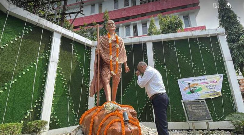 বেস্ট কলকাতা নিউজ : শিলিগুড়ি পুর নিগমের পক্ষ থেকে, পালন করা হলো জাতির জনক মহাত্মা গান্ধীর ১৫৬ তম জন্মজয়ন্তী