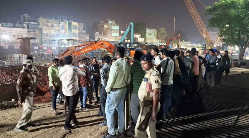 বেস্ট কলকাতা নিউজ : লোকো মেশিনে পিষে তিন কর্মীর মর্মান্তিক মৃত্যু হল মাটির তলায় মেট্রোর কাজ করার সময়