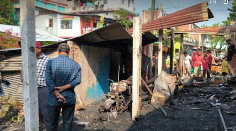 বেস্ট কলকাতা নিউজ : আগুন লেগে সম্পূর্ণ ভাবে পুড়ে গেল বানারহাটের তিনটি বাড়ি