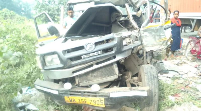 বেস্ট কলকাতা নিউজ : দুমড়ে গুড়িয়ে গেল পুলকার, তখনও গাড়িতে স্কুলপড়ুয়া, এক চরম ভয়ঙ্কর দুর্ঘটনা ঘটলো ধাপায়