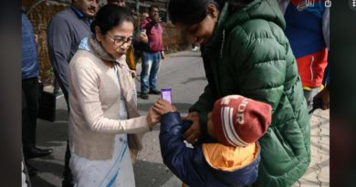 বেস্ট কলকাতা নিউজ : শিশু দিবসে পাহাড়ে শিশুদের সাথে সময় কাটালেন মুখ্যমন্ত্রী মমতা বন্দ্যোপাধ্যায়