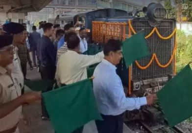 বেস্ট কলকাতা নিউজ : পর্যটন মহলে বেজায় খুশির হাওয়া, দীর্ঘ পাঁচ মাস পরে ফের শুরু হল টয় ট্রেন পরিষেবা