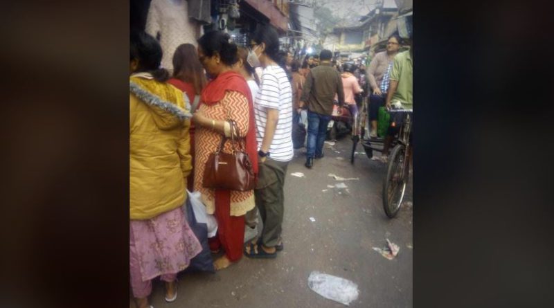 বেস্ট কলকাতা নিউজ : ক্রমশ শীত পড়ছে জাকিয়ে, শিলিগুড়িতে মানুষের ভিড় গরম জানা কাপড় কিনতে