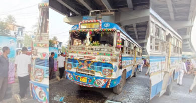 বেস্ট কলকাতা নিউজ : বাগুইআটিতে DN 16 রুটের বাসের জোর ধাক্কা অ্যাপ বাইকে, চালকের মৃত্যু হল ছিটকে পড়ে