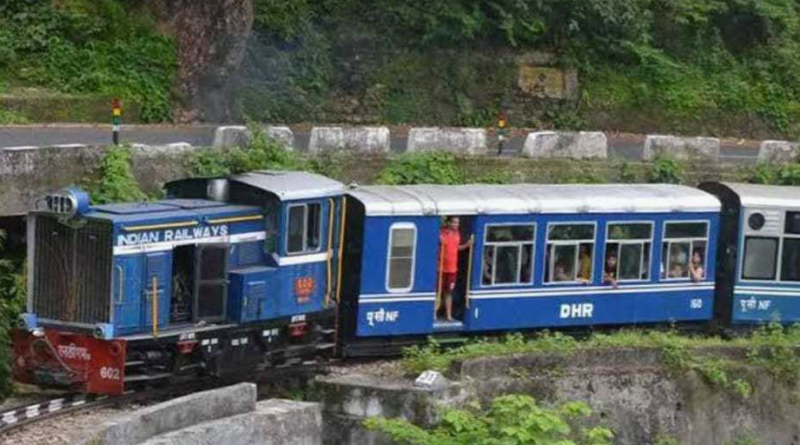 বেস্ট কলকাতা নিউজ : বিলম্বিত চলছে টয়ট্রেন , চরম ক্ষুব্ধ নতুন বছরের শুরুতে পাহাড়ে আগত পর্যটকেরা