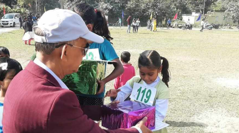 বেস্ট কলকাতা নিউজ : শিলিগুড়ি পুরনিগমের ৩৩ নং ওয়ার্ডের ওয়ার্ড উৎসব "উন্মীলন ২০২৫" -এর অঙ্গ ক্রীড়া প্রতিযোগিতা -র শুভ উদ্বোধন করলেন মেয়র গৌতম দেব