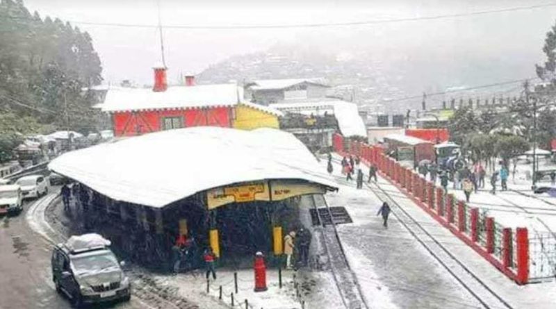 বেস্ট কলকাতা নিউজ : ফের তুষারপাত সিকিমে, পর্যটকদের ভিড় শুরু হল শৈল শহর দার্জিলিংয়ে