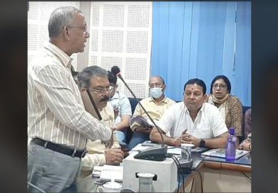 নিজস্ব সংবাদদাতা : " যদি কাগজে লেখো নাম " মান্না দের কালজয়ী গান দিয়ে জবাবি ভাষণ দিলেন মেয়র গৌতম দেব
