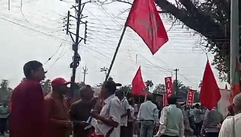 বেস্ট কলকাতা নিউজ : জলপাইগুড়িতে আলুর ন্যায্য দামের দাবি জানিয়ে পথে আন্দোলনে নামলো জেলা সিপিএম