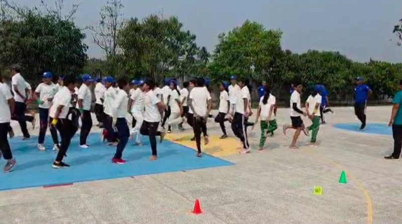 বেস্ট কলকাতা নিউজ : কাটাতে হবে মোবাইলের চরম নেশা,কন্টাই পাবলিক স্কুলে অভিনব প্রশিক্ষণ পড়ুয়াদের খেলাধুলোর প্রতি বিশেষ আগ্রহী করে তুলতে