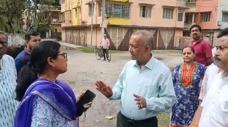 বেস্ট কলকাতা নিউজ : শিলিগুড়ি পুর নিগমের উদ্যোগে 'মানুষের কাছে চলো' কর্মসূচি পালনে ৩০ নং ওয়ার্ডে এলেন মেয়র গৌতম দেব