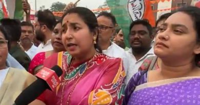 বেস্ট কলকাতা নিউজ : যেভাবেই হোক তৃণমূলের বদনাম করতে হবে,তৃণমূল যুব কংগ্রেসের ডাকা মিছিলে থেকে এমনটাই জানালেন দার্জিলিং জেলা সভাপতি পাপিয়া ঘোষ