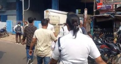 বেস্ট কলকাতা নিউজ : দেখাতে পারেননি কোনো রকম বৈধ কাগজপত্র , হাওড়া স্টেশন থেকে গ্রেফতার হল দুই বাংলাদেশি নাগরিক