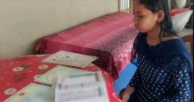 বেস্ট কলকাতা নিউজ : পড়াশোনা চালাতে অন্যের জমিতে কাজ, আগামীদিনে শিক্ষিকা হতে চায় বালুরঘাটের ছাত্রী সুস্মিতা পাহান