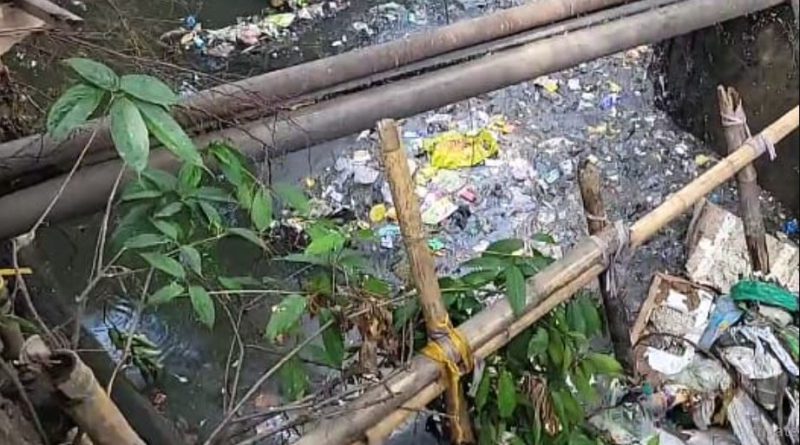 বেস্ট কলকাতা নিউজ : শিলিগুড়ি মিউনিসিপ্যাল কর্পোরেশনের চরম অবহেলায় এক রাতের বৃষ্টিতেই তলিয়ে গেল অনেক ওয়ার্ড, লাখ টাকার ক্ষতি, অভিযোগ বিরোধী দল নেতা অমিত জৈনের