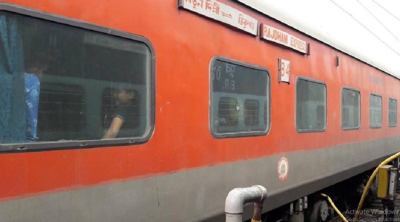 বেস্ট কলকাতা নিউজ : রেললাইনে রাখা তার জড়ানো কাঠ, প্রশ্ন উঠলো নাশকতার চেষ্টা নিয়েও ! উত্তরপ্রদেশে অল্পের জন্য অবশেষে রক্ষা পেল রাজধানী এক্সপ্রেস এবং কাঠগোদাম এক্সপ্রেস