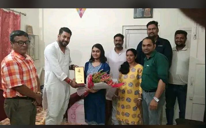 বেস্ট কলকাতা নিউজ : উচ্চ মাধ্যমিকে কৃতিত্বের অধিকারীকে বিশেষ অভিনন্দন জানালেন বিধায়ক শংকর ঘোষ