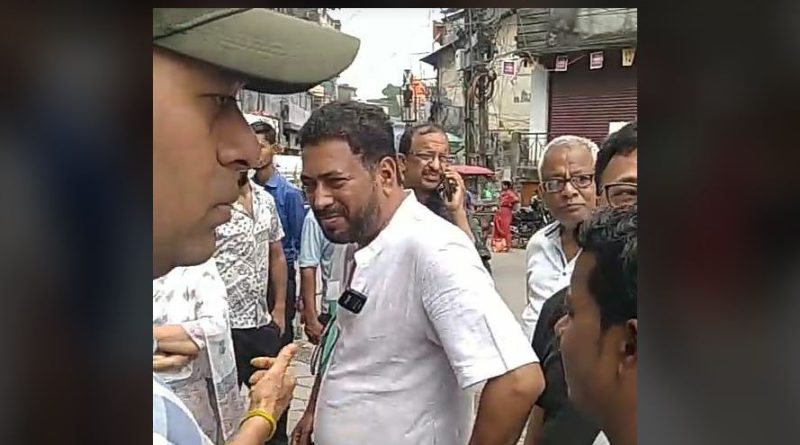 বেস্ট কলকাতা নিউজ : অভিযোগ আসছিল বহুদিন ধরেই , অবশেষে বাগড়াকোর্টের রেলওয়ে ক্রসিংয়ে তদারকি করতে এলেন বিধায়ক শংকর ঘোষ