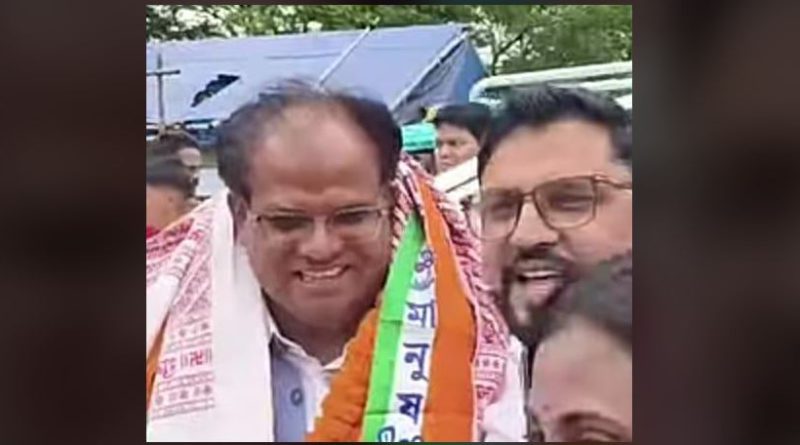 বেস্ট কলকাতা নিউজ : তৃণমূলে যোগ দিয়ে অবশেষে ডুয়ার্সে ফিরলেন প্রাক্তন কেন্দ্রীয় মন্ত্রী জন বারলা, বিভিন্ন জায়গায় তাকে স্বাগত জানালেন তৃণমূল নেতাকর্মীরা