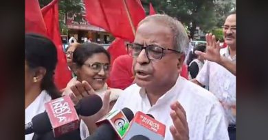 বেস্ট কলকাতা নিউজ : পাহেলগাও তে সন্ত্রাসবাদীদের নির্বিচারে হত্যার প্রতিবাদ বামফ্রন্ট তথা সিপিএমের তরফে