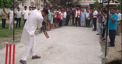 বেস্ট কলকাতা নিউজ : ক্রিকেট খেললেন বিধায়ক শংকর ঘোষ , জানালেন এক্ষেত্রে সবাইকে উৎসাহিত করা একান্তই দরকার