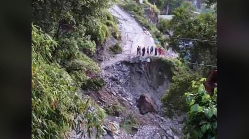 বেস্ট কলকাতা নিউজ : ফের ধস নামলো সিকিমে ,আটকে পড়লেন বহু সাধারণ মানুষ